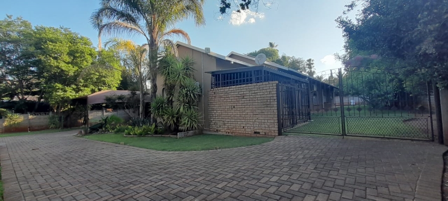 4 Bedroom Property for Sale in Wilkoppies North West
